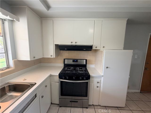 323 E Holly Street, Rialto, CA 92376