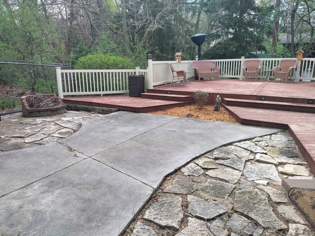 12130 S Nagle Avenue, Palos Heights, IL 60463