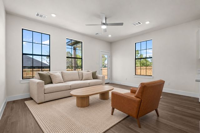 932 Bosque River Drive, Granbury, TX 76048
