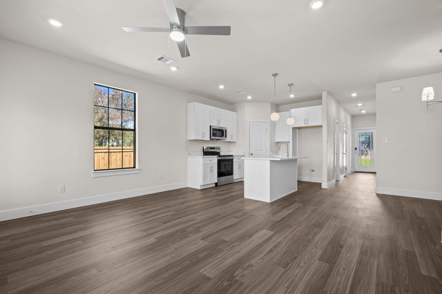 932 Bosque River Drive, Granbury, TX 76048