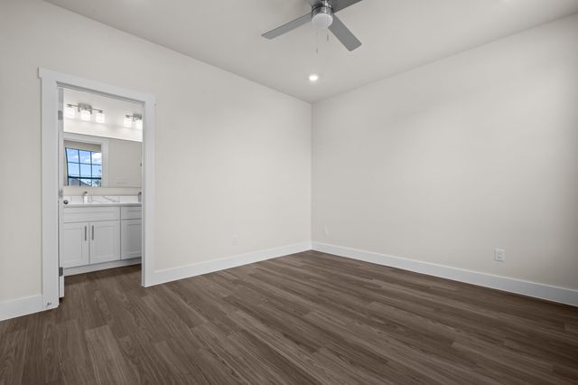 932 Bosque River Drive, Granbury, TX 76048