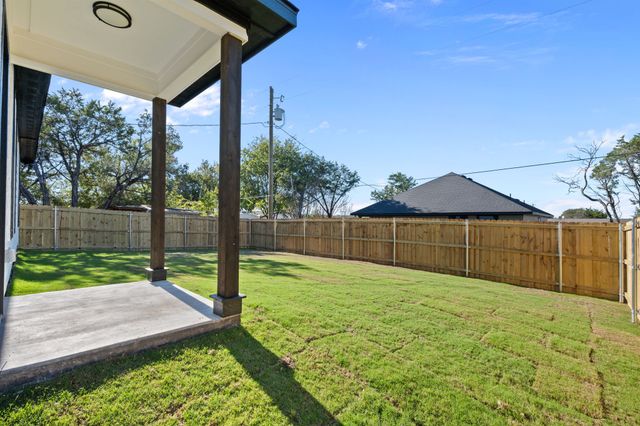 932 Bosque River Drive, Granbury, TX 76048
