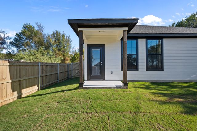 932 Bosque River Drive, Granbury, TX 76048
