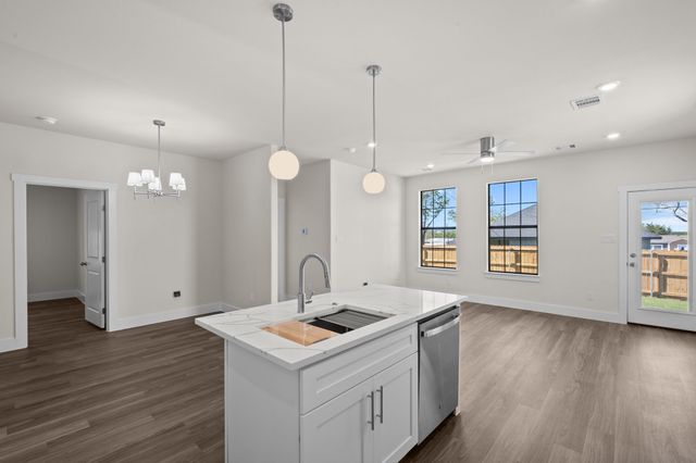 932 Bosque River Drive, Granbury, TX 76048
