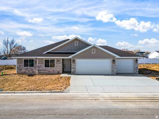 339 N 3250 W #12, West Point, UT 84015