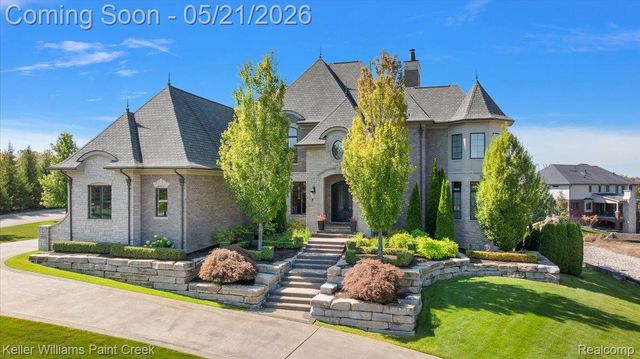 4838 Pinecrest Court, Rochester, MI 48306