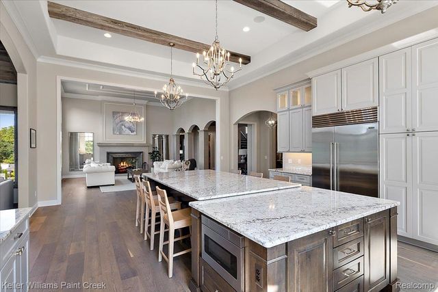 4838 Pinecrest Court, Rochester, MI 48306
