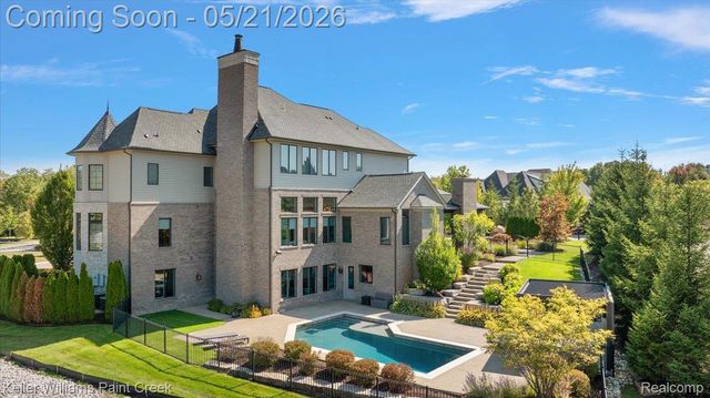 4838 Pinecrest Court, Rochester, MI 48306