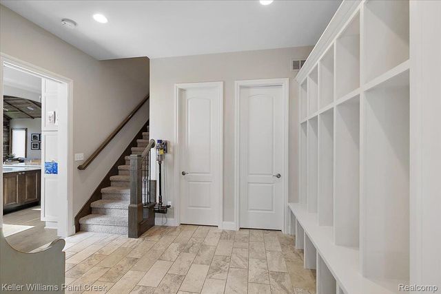 4838 Pinecrest Court, Rochester, MI 48306
