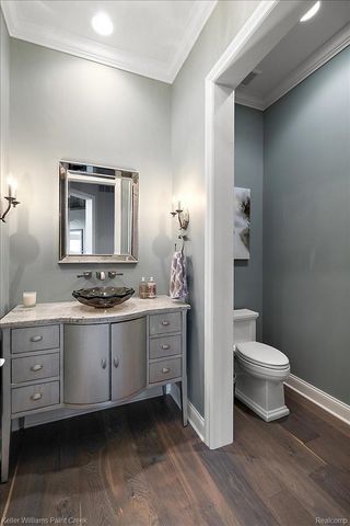 4838 Pinecrest Court, Rochester, MI 48306