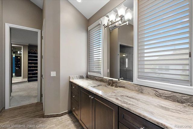 4838 Pinecrest Court, Rochester, MI 48306