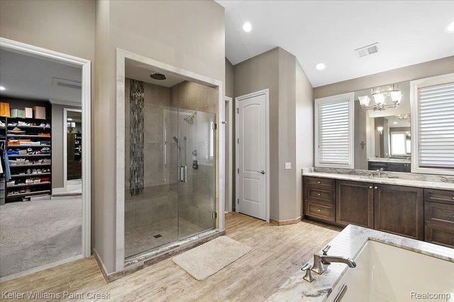 4838 Pinecrest Court, Rochester, MI 48306