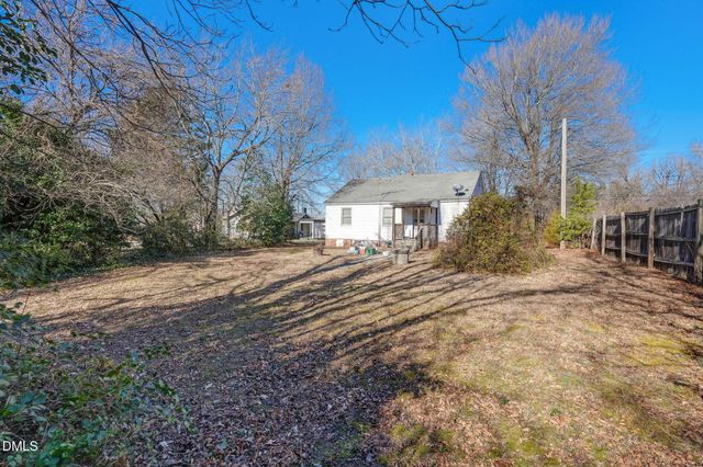 805 E Haggard Avenue, Elon, NC 27244