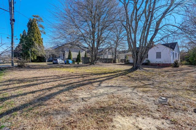 805 E Haggard Avenue, Elon, NC 27244