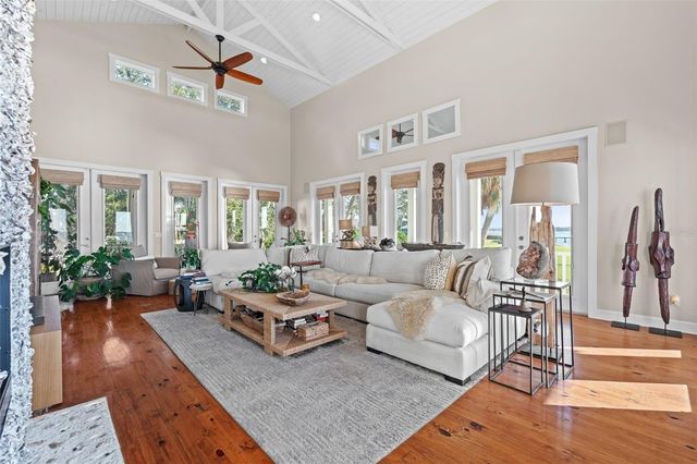 2211 6TH STREET W, Palmetto, FL 34221