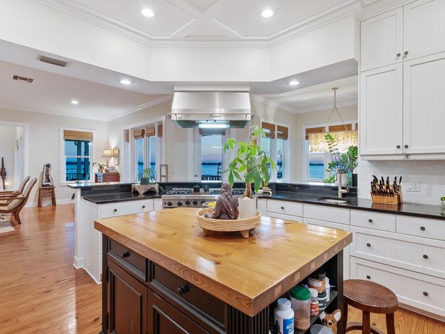 2211 6TH STREET W, Palmetto, FL 34221