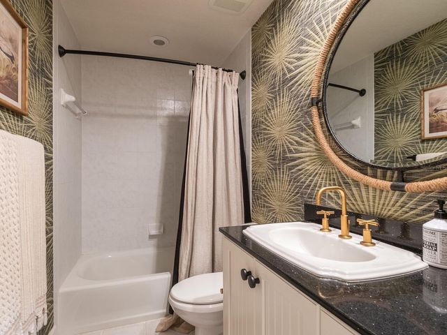 2211 6TH STREET W, Palmetto, FL 34221