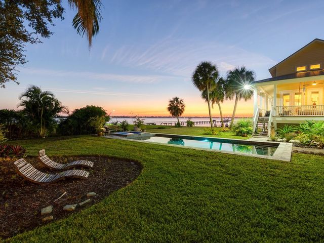 2211 6TH STREET W, Palmetto, FL 34221