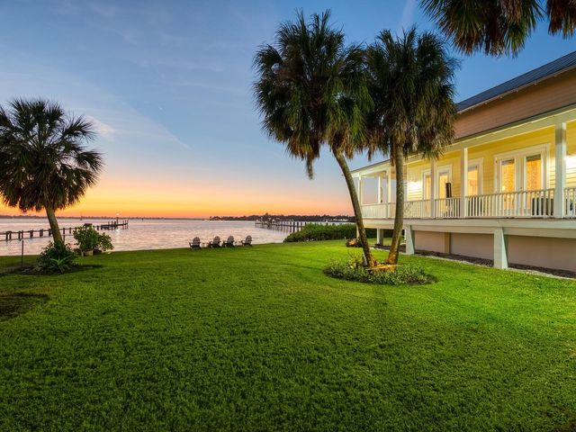 2211 6TH STREET W, Palmetto, FL 34221