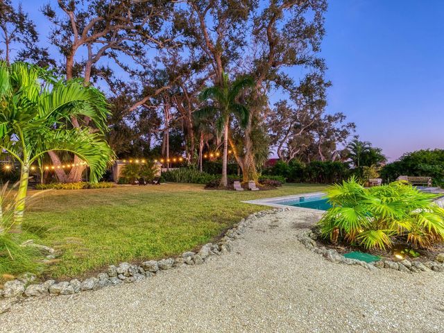 2211 6TH STREET W, Palmetto, FL 34221