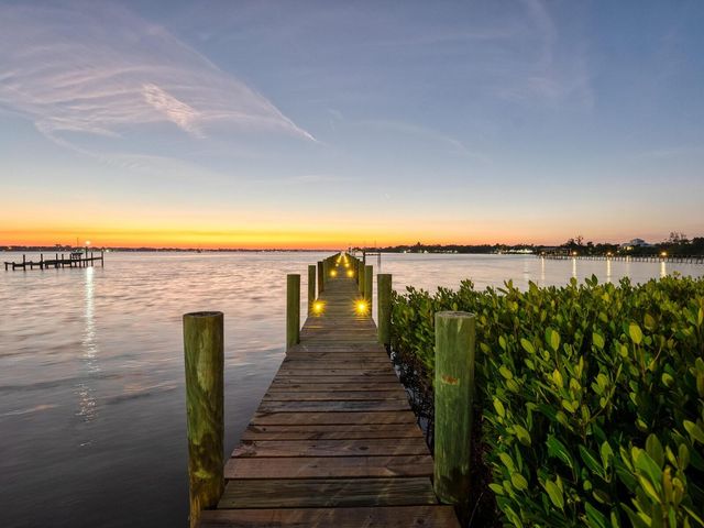 2211 6TH STREET W, Palmetto, FL 34221