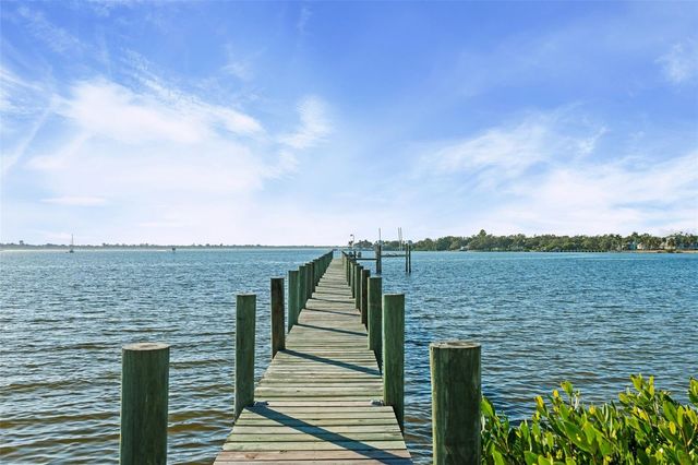 2211 6TH STREET W, Palmetto, FL 34221