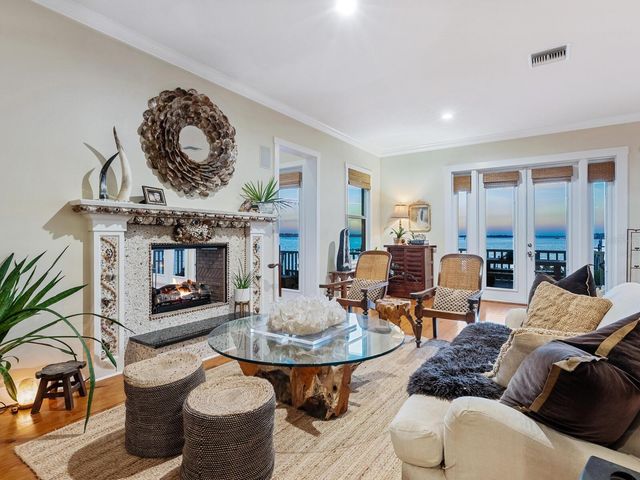 2211 6TH STREET W, Palmetto, FL 34221