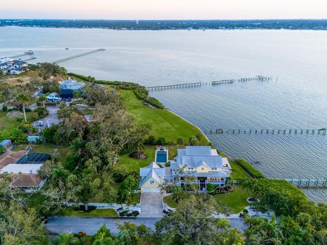 2211 6TH STREET W, Palmetto, FL 34221