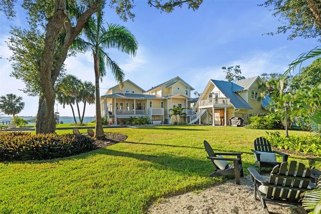 2211 6TH STREET W, Palmetto, FL 34221