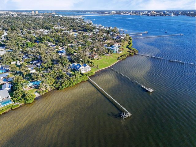 2211 6TH STREET W, Palmetto, FL 34221