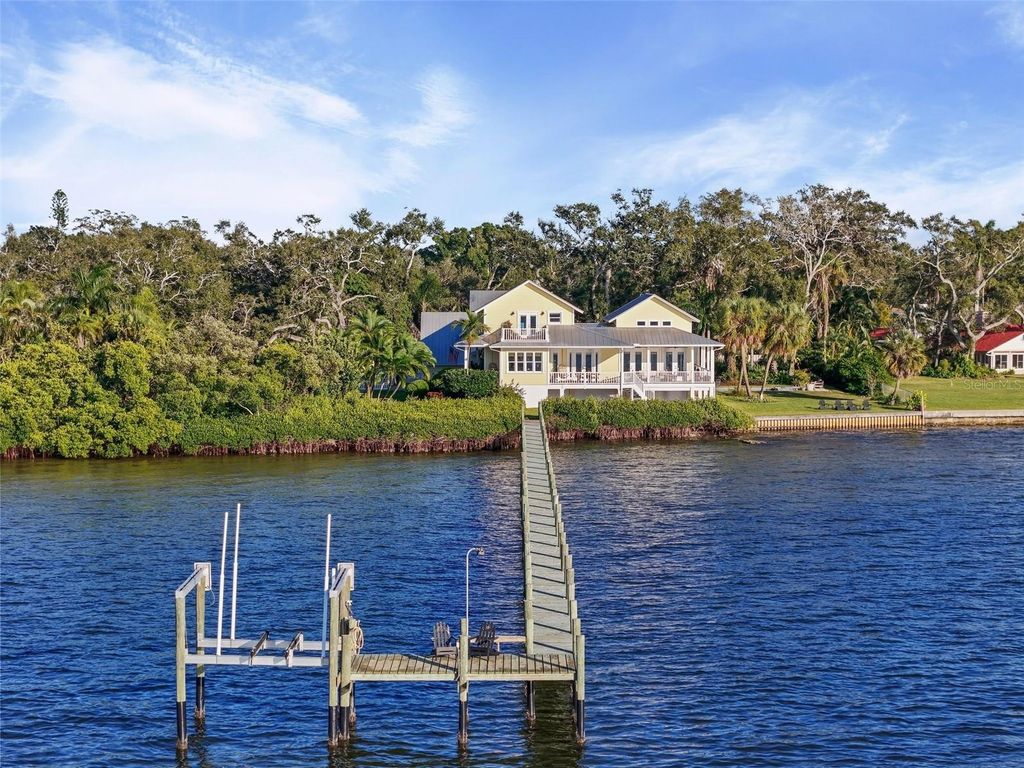 2211 6TH STREET W, Palmetto, FL 34221