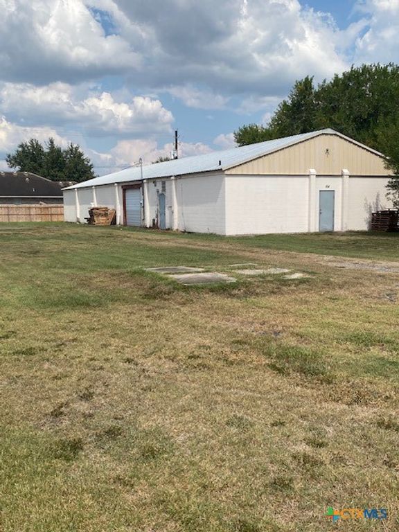 104 Cozzi Circle, Victoria, TX 77901