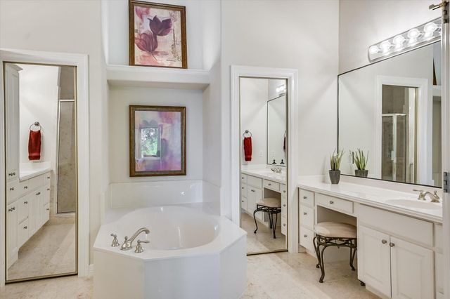 1817 Kingfisher Ridge CV, Lago Vista, TX 78645
