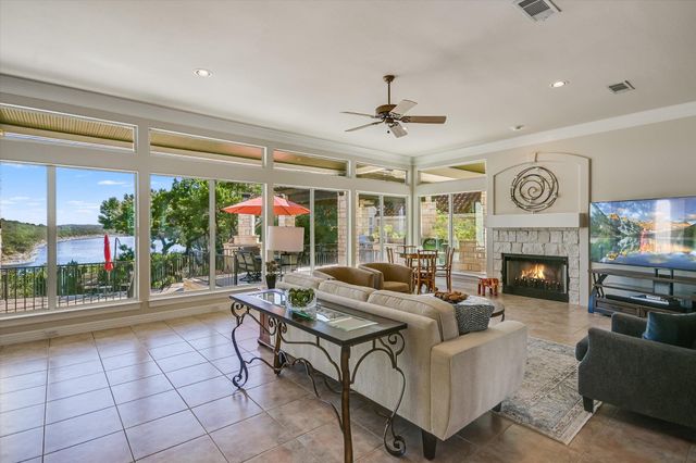 1817 Kingfisher Ridge CV, Lago Vista, TX 78645