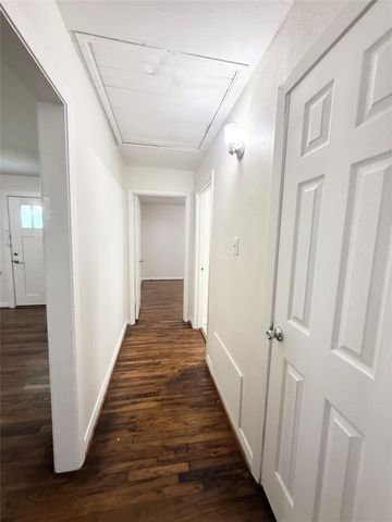 824 S Anderson Street, Angleton, TX 77515