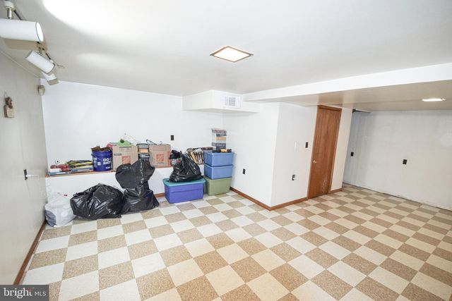 21 RIGHT AILERON, Baltimore, MD 21220