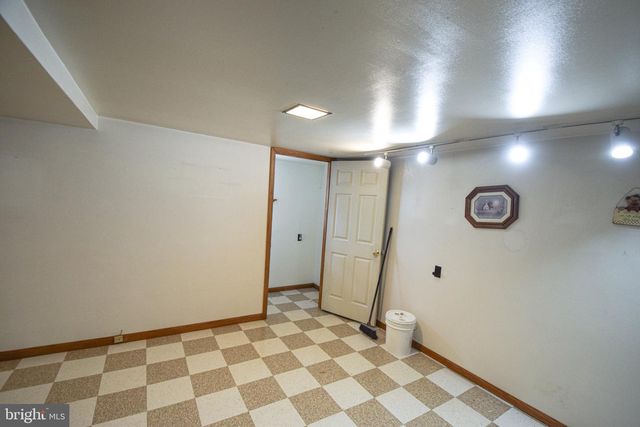 21 RIGHT AILERON, Baltimore, MD 21220