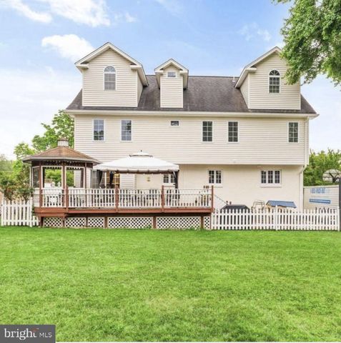 3332 FREEDOM PL, Falls Church, VA 22041