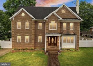 3332 FREEDOM PL, Falls Church, VA 22041