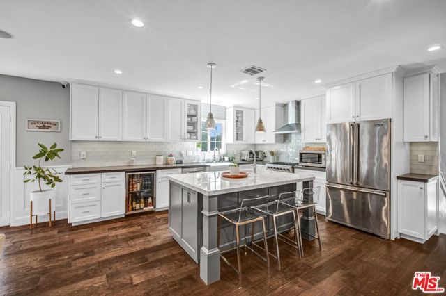 12233 Malone Street, Los Angeles, CA 90066