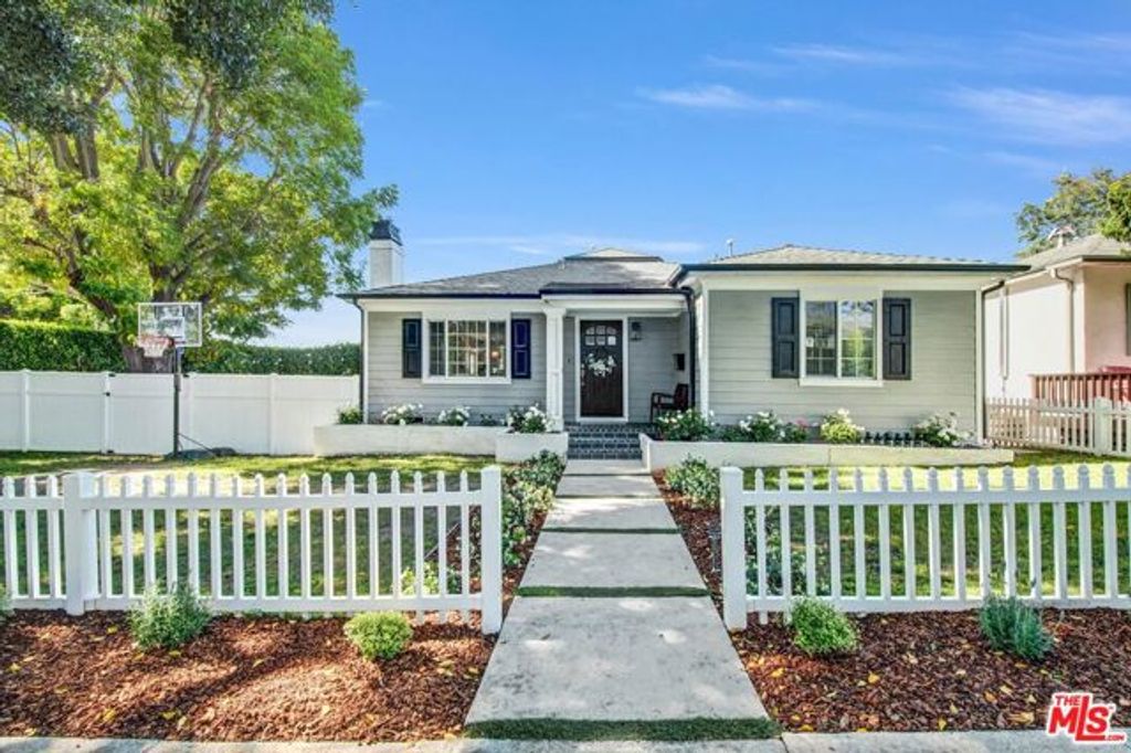 12233 Malone Street, Los Angeles, CA 90066