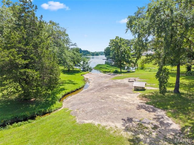 1145 Sunset Drive, Bloomsdale, MO 63627