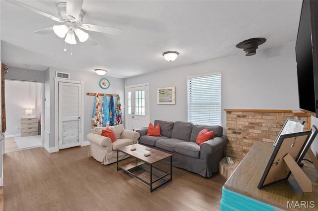 1145 Sunset Drive, Bloomsdale, MO 63627