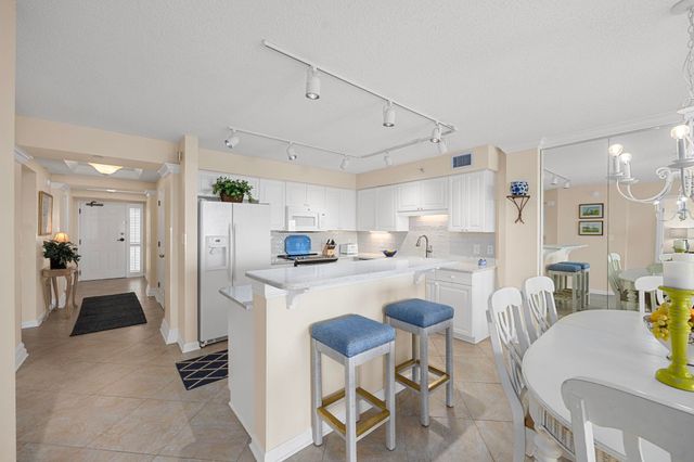 669 Retreat Beach Circle, Pawleys Island, SC 29585