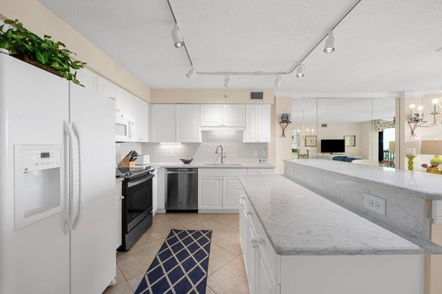 669 Retreat Beach Circle, Pawleys Island, SC 29585
