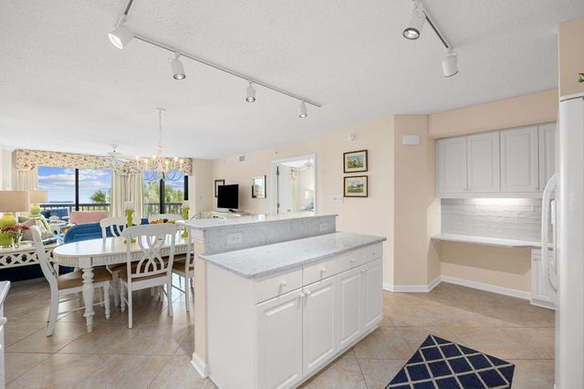 669 Retreat Beach Circle, Pawleys Island, SC 29585