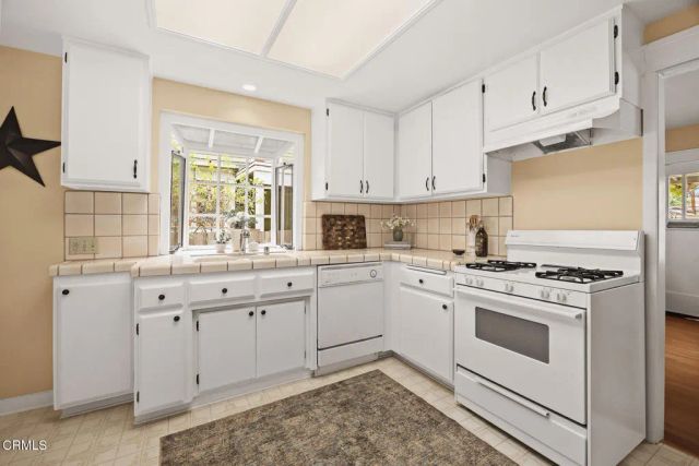 920 Adelaine Avenue, South Pasadena, CA 91030