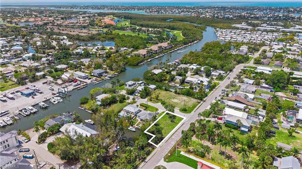 Orange ST, NAPLES, FL 34112 — photo 4