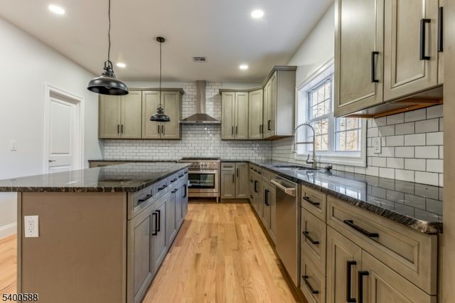 28 King George Rd, Warren Twp., NJ 07059