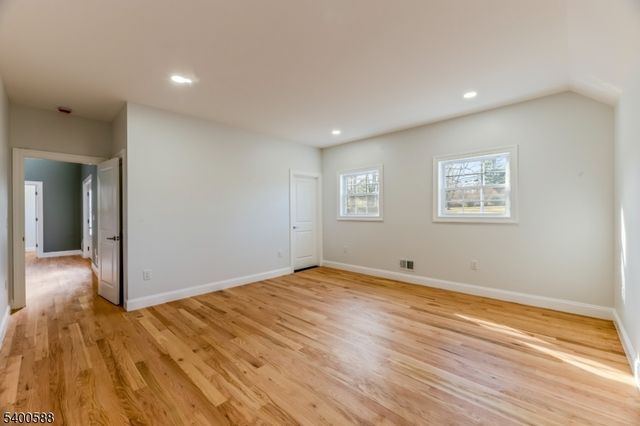 28 King George Rd, Warren Twp., NJ 07059